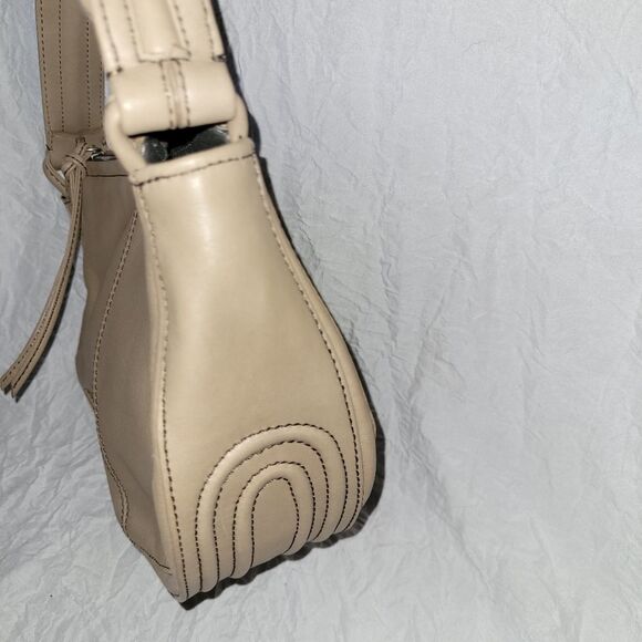 DKNY small half moon tote - Picture 4 of 9